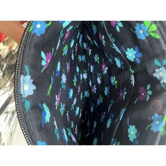 Rare Vera Bradley Floral Crossbody Purse with Front Clasp Back Pocket Zip - Picture 5 of 7